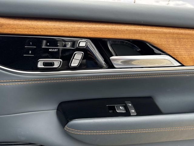 2022 Jeep Grand Wagoneer Series III