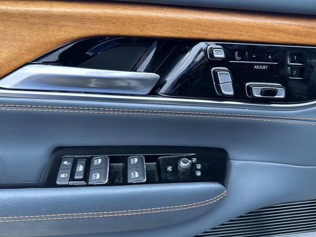 2022 Jeep Grand Wagoneer Series III