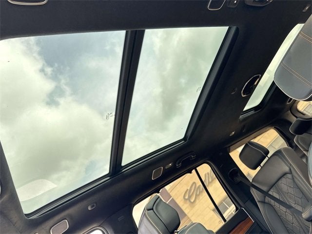 2022 Jeep Grand Wagoneer Series III