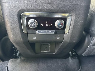 2022 GMC Yukon XL SLE
