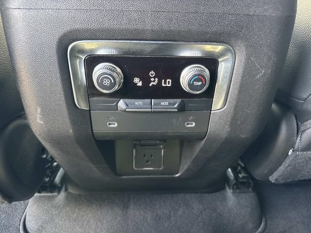 2022 GMC Yukon XL SLE