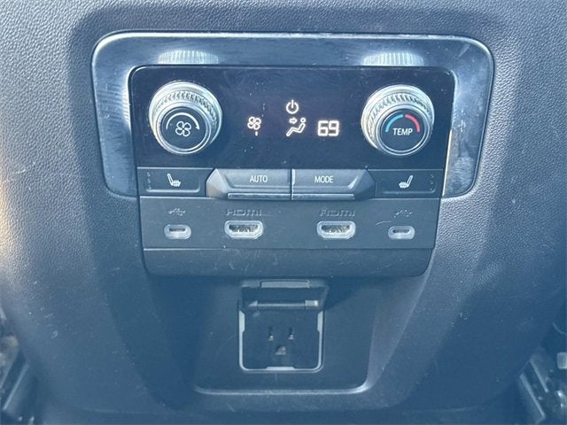 2021 GMC Yukon XL AT4