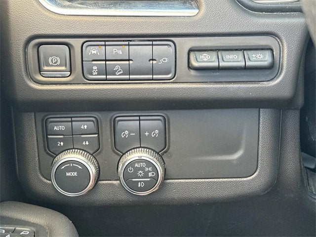 2021 GMC Yukon XL AT4