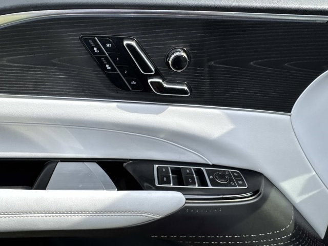 2024 Cadillac LYRIQ Luxury 1