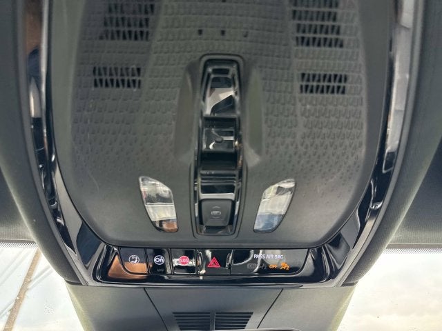 2024 Cadillac LYRIQ Luxury 1