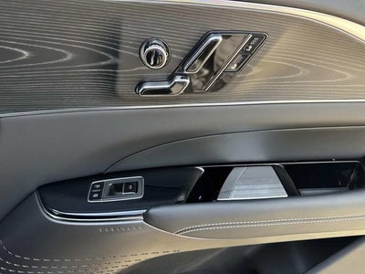 2024 Cadillac LYRIQ Luxury 1