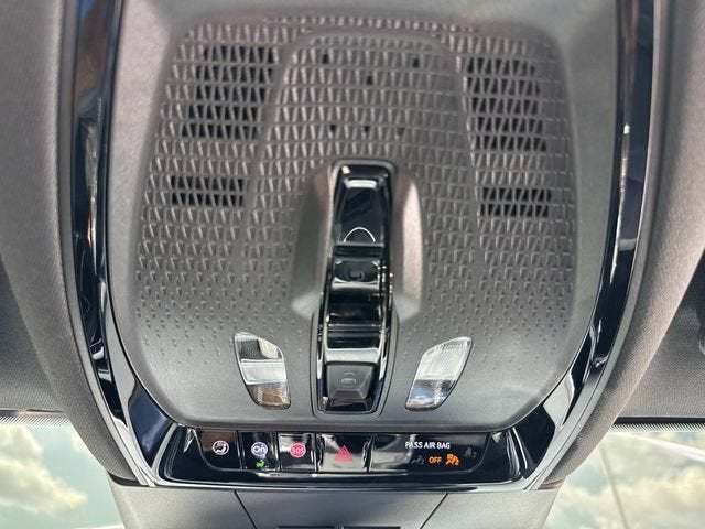 2024 Cadillac LYRIQ Luxury 1
