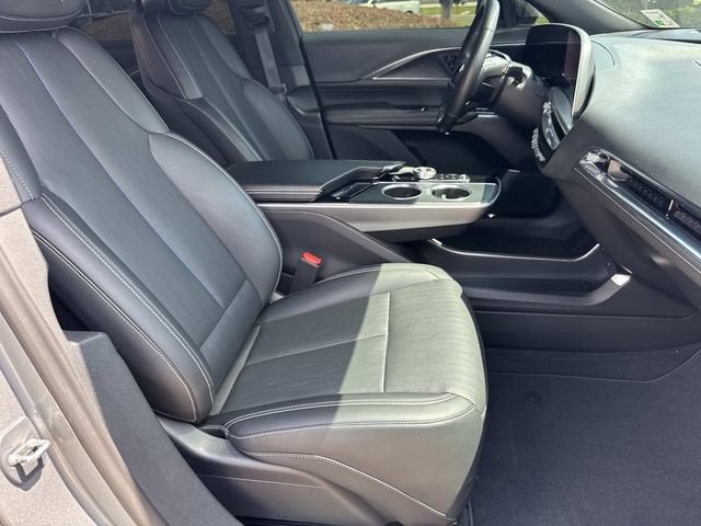 2024 Cadillac LYRIQ Luxury 1