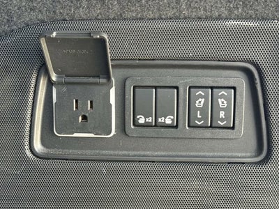 2022 Cadillac Escalade Luxury