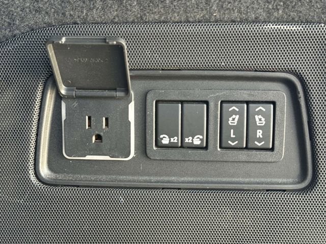 2022 Cadillac Escalade Luxury