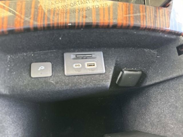 2022 Cadillac Escalade Luxury