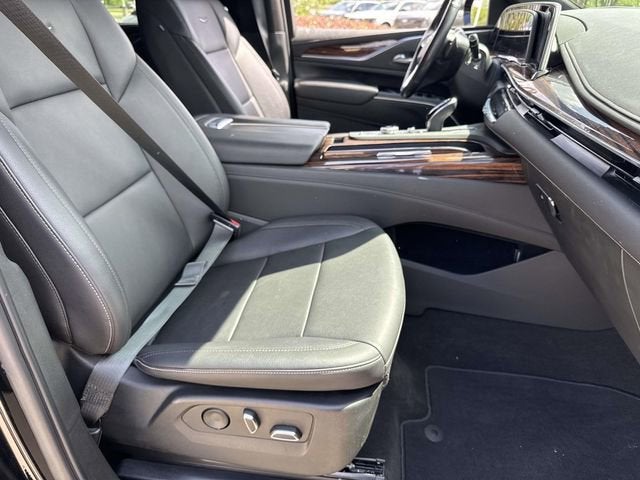 2022 Cadillac Escalade Luxury