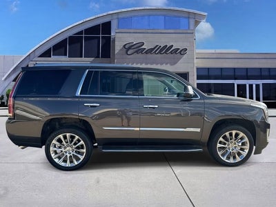 2017 Cadillac Escalade Luxury