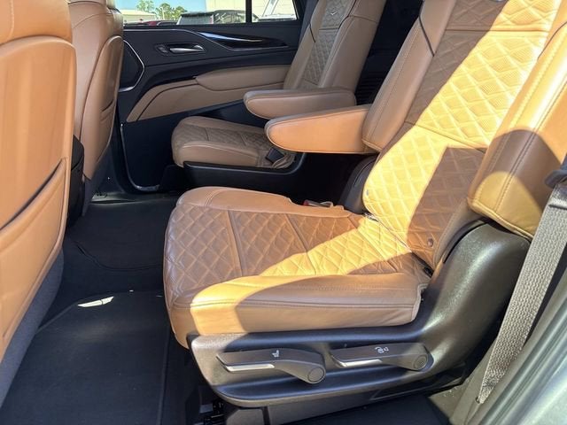 2023 Cadillac Escalade Sport