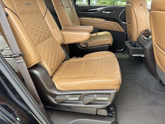 2023 Cadillac Escalade Sport