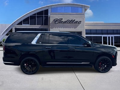 2022 Cadillac Escalade ESV Luxury
