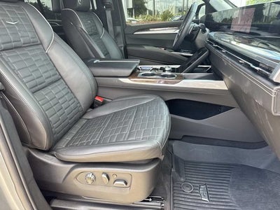 2025 Cadillac Escalade Sport Platinum