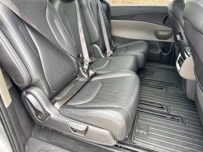 2025 Kia Carnival SX
