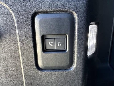 2023 Land Rover Defender X-Dynamic SE