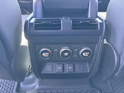 2023 Land Rover Defender X-Dynamic SE