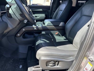 2023 Land Rover Defender X-Dynamic SE