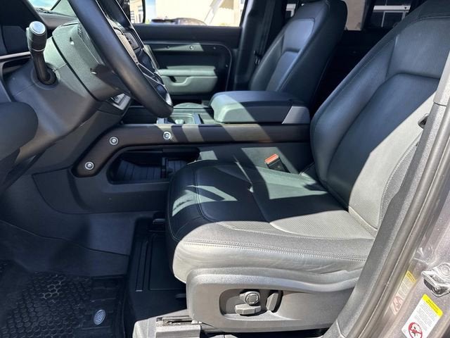 2023 Land Rover Defender X-Dynamic SE