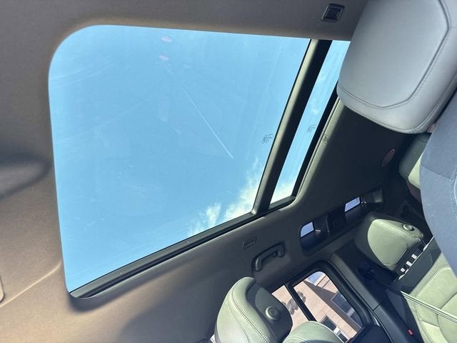 2023 Land Rover Defender X-Dynamic SE