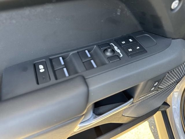 2023 Land Rover Defender X-Dynamic SE