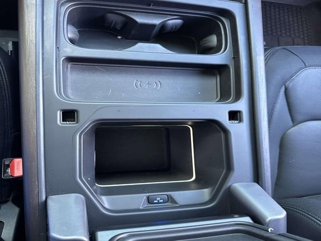 2023 Land Rover Defender X-Dynamic SE