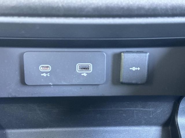 2023 Land Rover Defender X-Dynamic SE