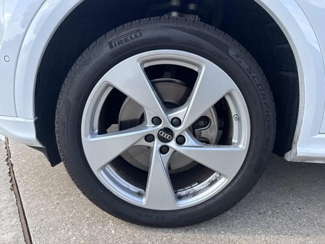 2025 Audi Q5 Premium Plus